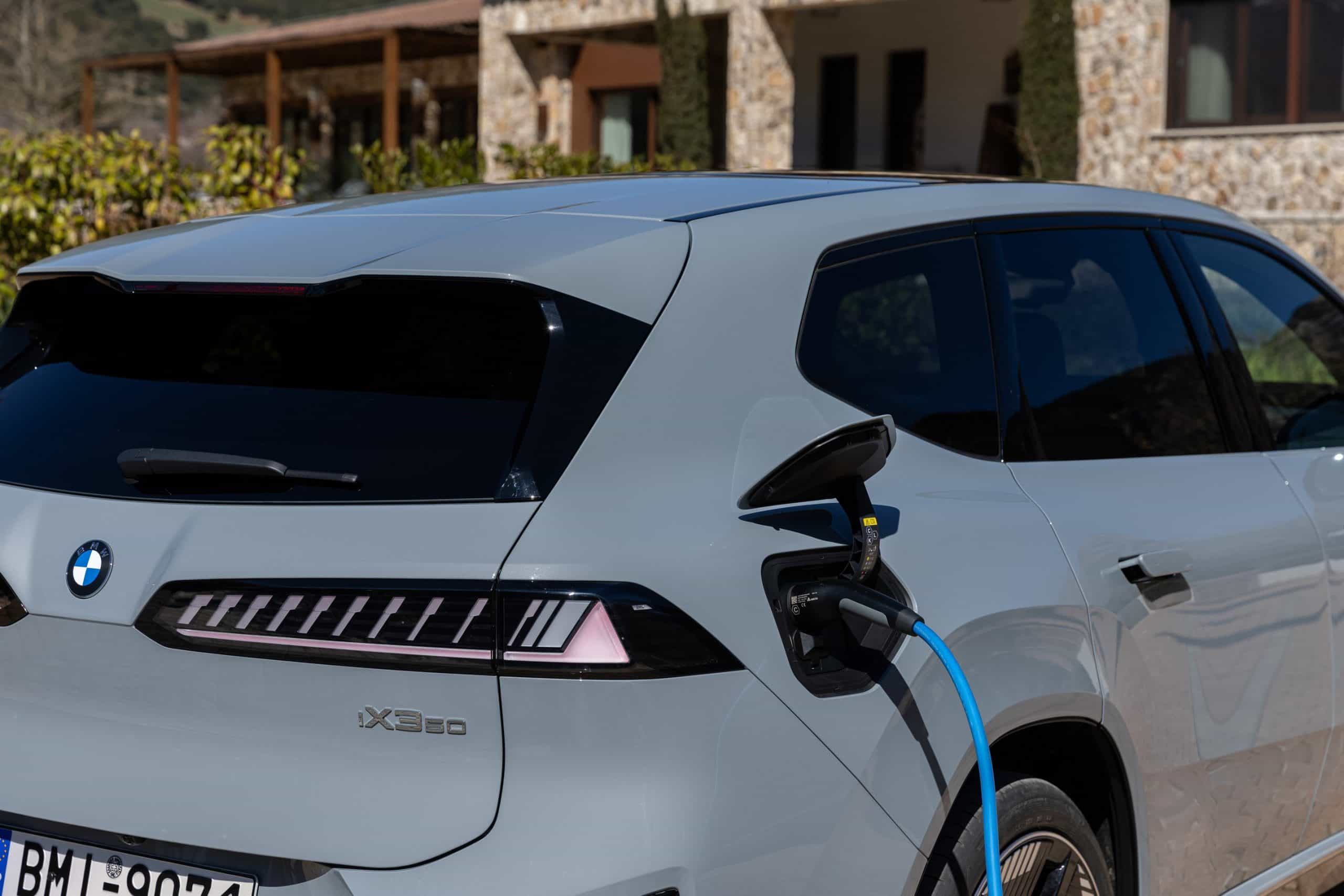BMW and MINI Enable Contract-Free Plug & Charge in Germany