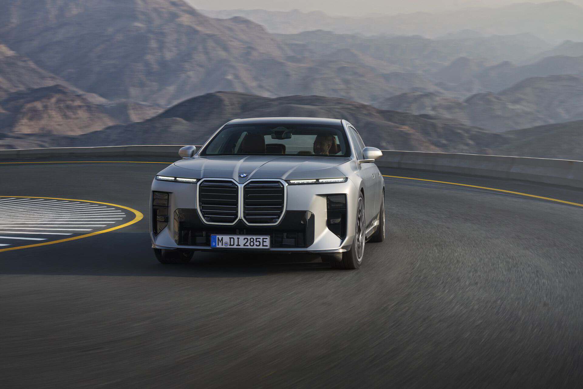 Inside the M760e xDrive and i7 M Sport